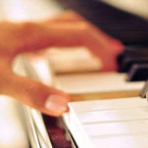 小孩半夜喂姐姐吃睾丸
