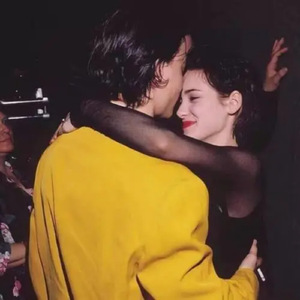 小孩半夜喂姐姐吃睾丸
